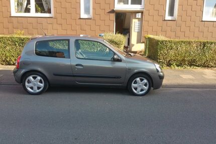 Renault Clio 196.000 km 1.290 € Oberhausen 46145