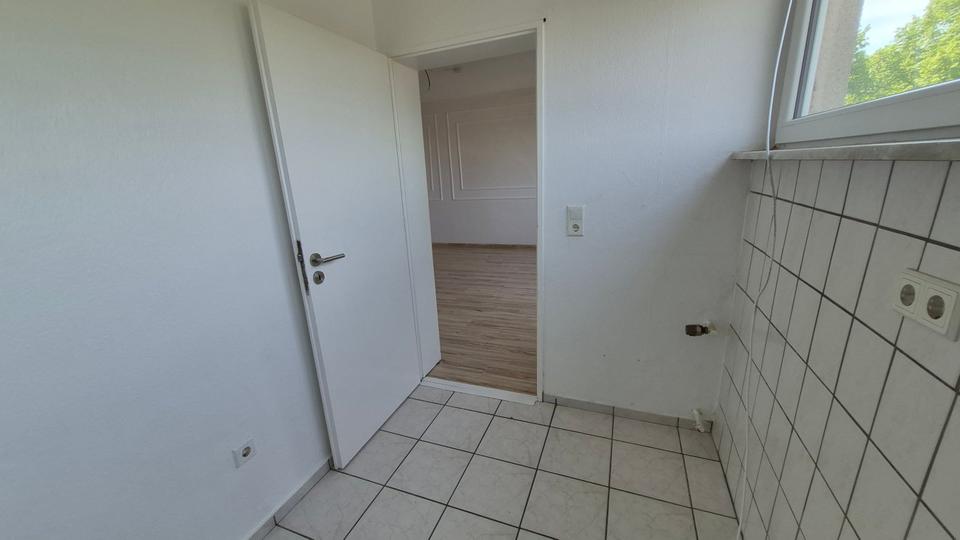 Etagenwohnung Duisburg Rheinhausen - 2.5 Zimmer, 49 m&sup2;, 95.000&euro; | Angebot:27000609