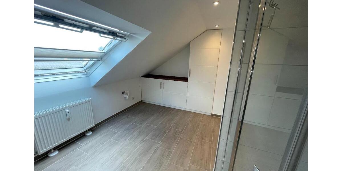 Dachgeschoßwohnung Duisburg Hamborn - 2 Zimmer, 82 m&sup2;, 650&euro; | Angebot:26562111