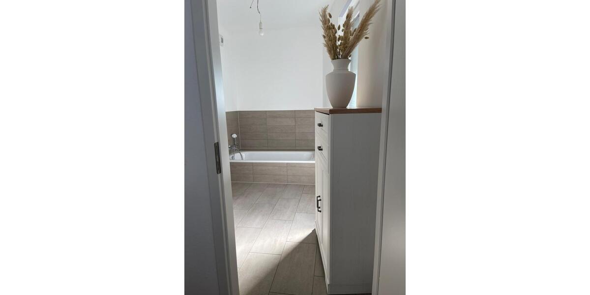 Etagenwohnung Düsseldorf Pempelfort - 4 Zimmer, 105 m&sup2;, 1.706&euro; | Angebot:25409535