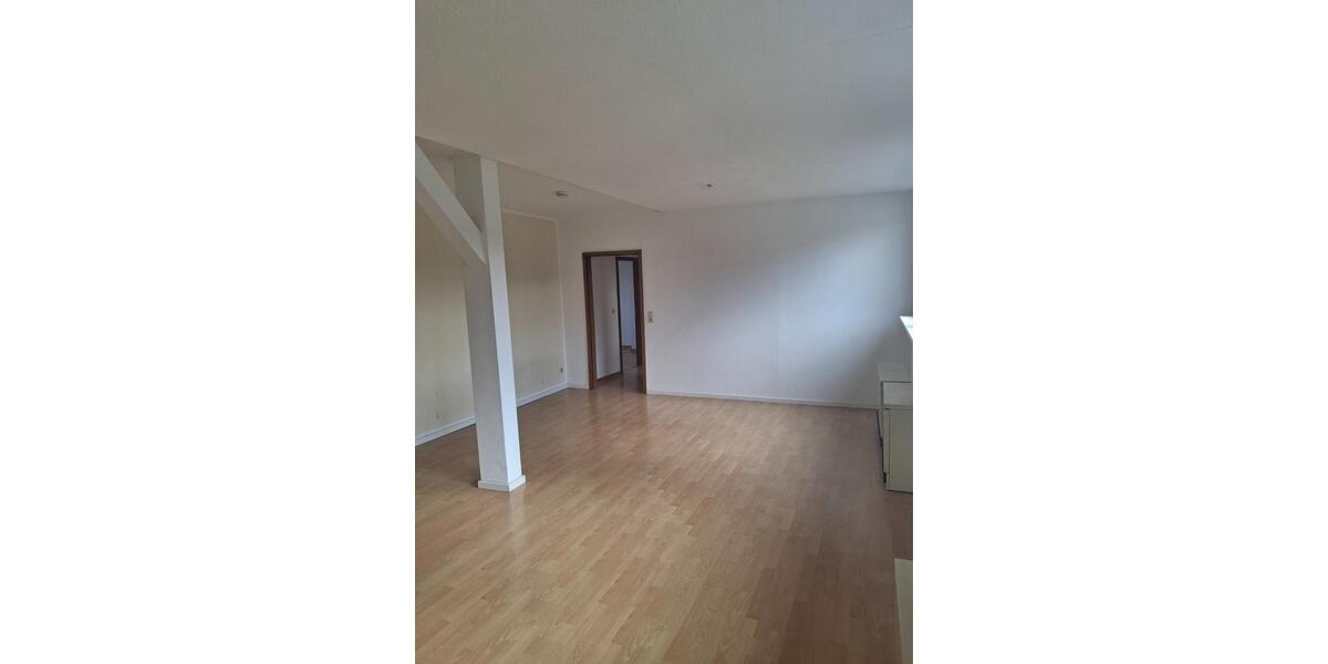 Dachgeschoßwohnung Essen Stadtbezirk VII - 3 Zimmer, 80 m&sup2;, 650&euro; | Angebot:25612945