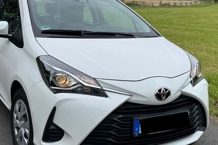 Toyota Yaris 25.500 km 13.900 € Essen 45276