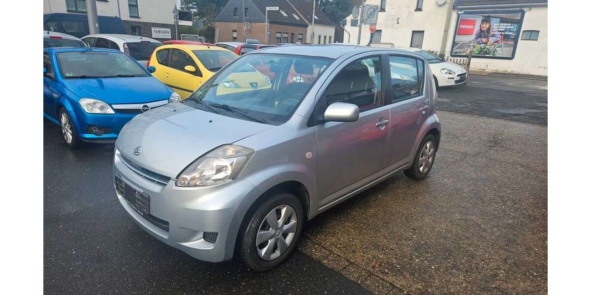 Daihatsu Sirion 89.000 km 2.899 &euro; Krefeld 47807