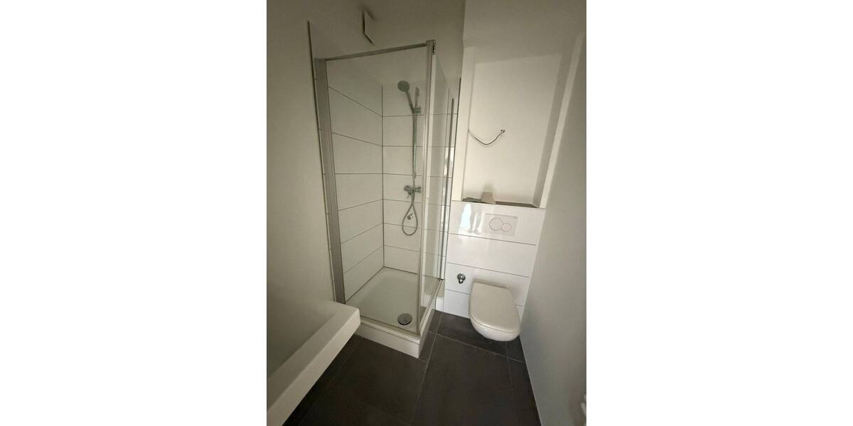 Etagenwohnung Düsseldorf Heerdt - 2 Zimmer, 62 m&sup2;, 1.010&euro; | Angebot:26867628