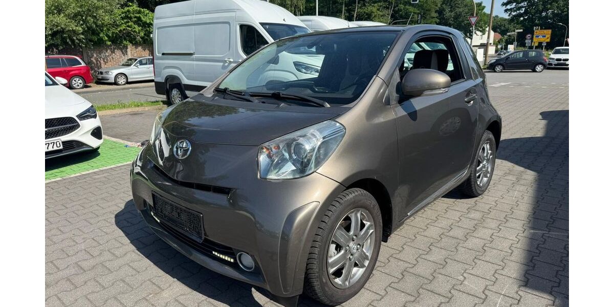 Toyota IQ 82.000 km 5.890 &euro; Bottrop 46238