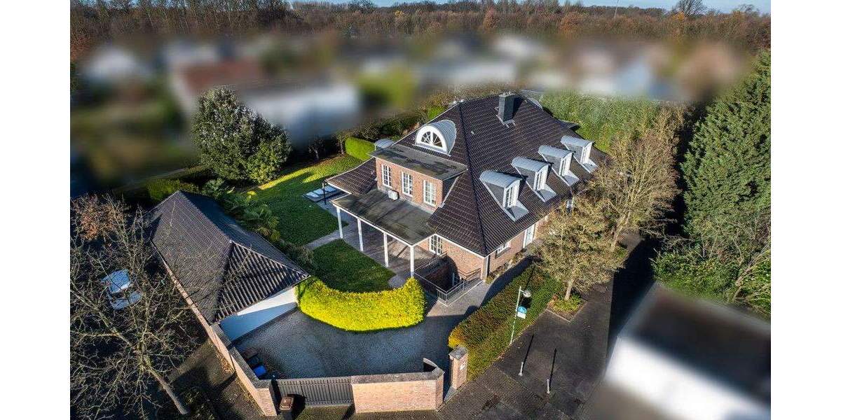 Exklusives Wohnen in Top-Lage von Alt-Meererbusch - Noble Villenhälfte mit hochwertiger Ausstattung 7 zimmer