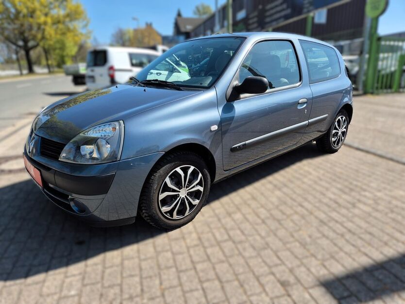 Renault Clio 31.900 km 3.333 € Essen 45139
