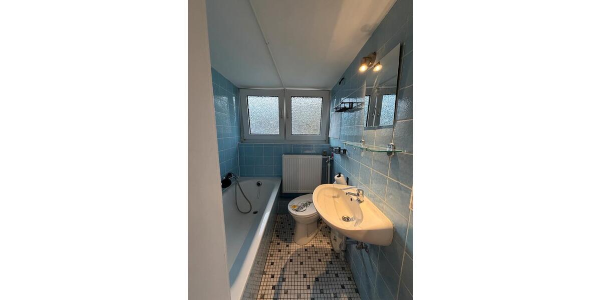 Dachgeschoßwohnung Duisburg Walsum - 1 Zimmer, 30 m&sup2;, 480&euro; | Angebot:26090590