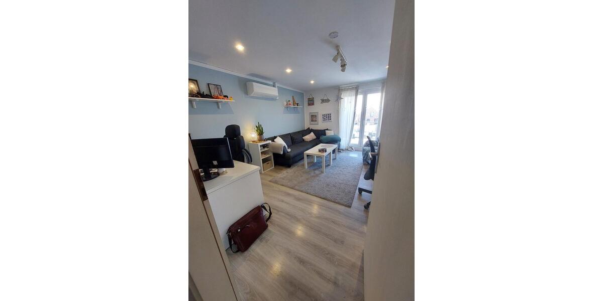 Reihenhaus Hünxe - 7 Zimmer, 250 m&sup2;, 2.200&euro; | Angebot:26295244