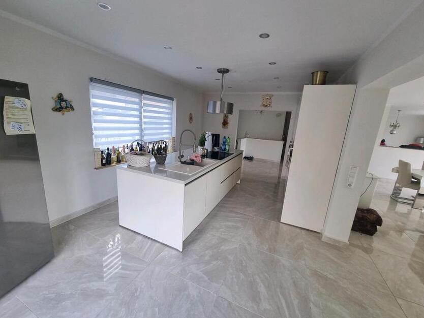 Haus mit Einliegerwohnung, Garage,Blick ins Grüne, Super Lage, zimmer