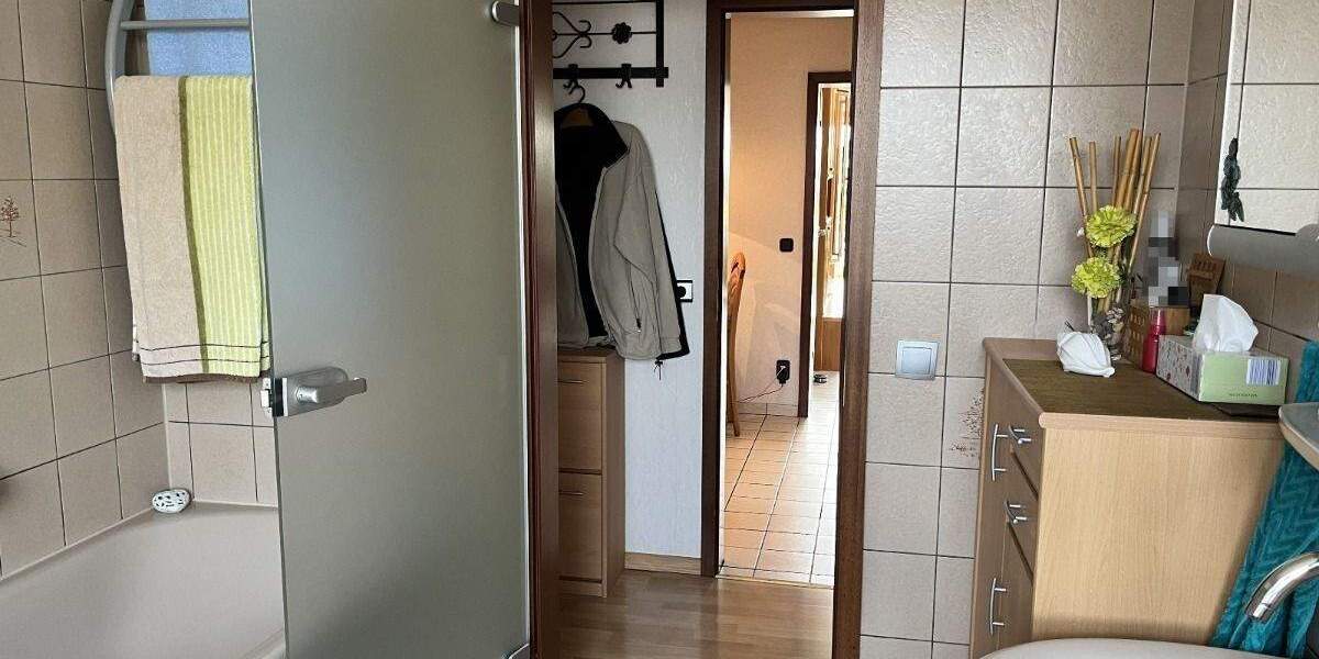 Etagenwohnung Duisburg Bergheim - 3 Zimmer, 81 m&sup2;, 175.000&euro; | Angebot:23048289