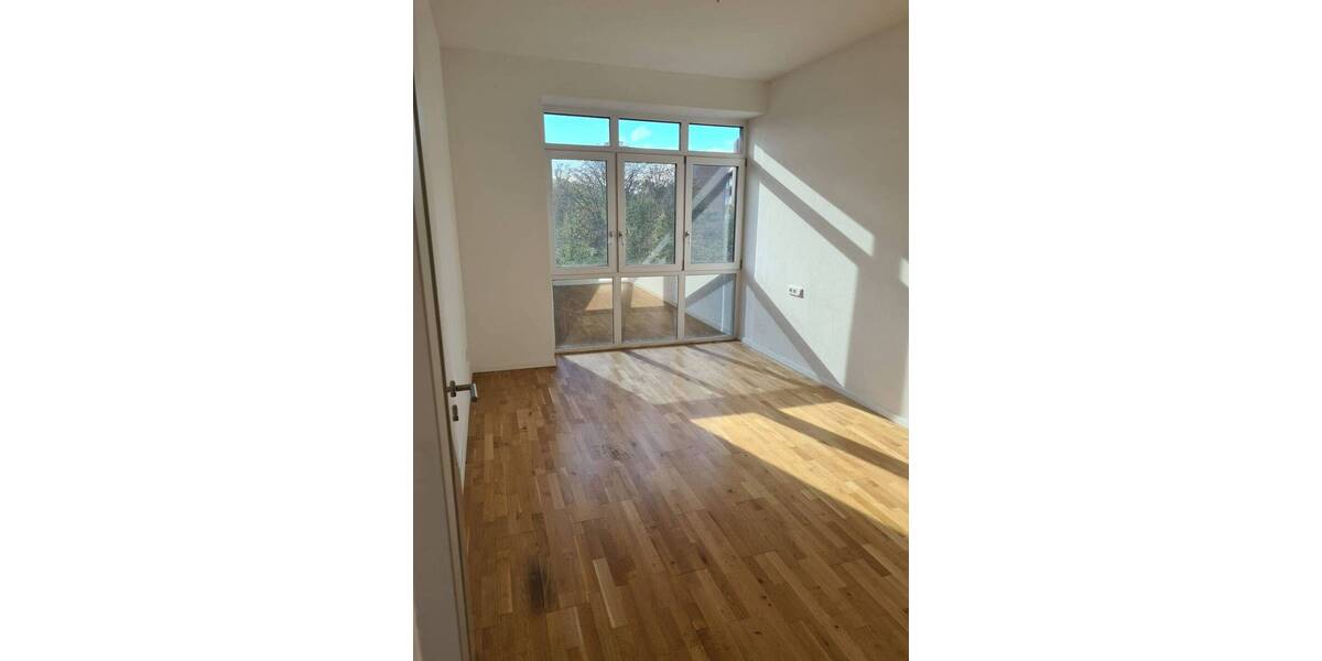 Zimmer Moers Moers-Mitte - 3 Zimmer, 94 m&sup2;, 999&euro; | Angebot:25985473
