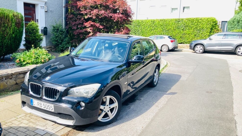 BMW X1 127.000 km 8.900 € Essen 45121