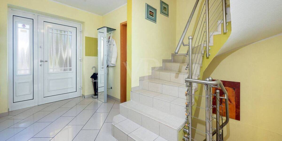 Sonnenverwöhntes Zuhause mit Stil, Sauna und großzügigem Garten 5 zimmer