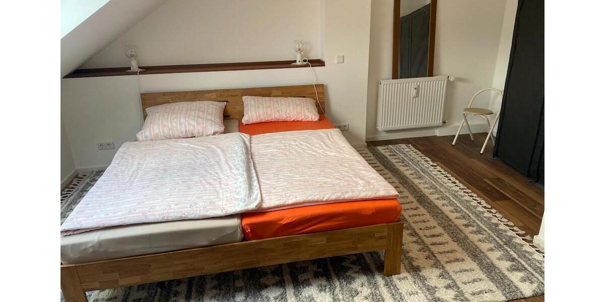 Dachgeschoßwohnung Duisburg Hamborn - 2 Zimmer, 82 m&sup2;, 650&euro; | Angebot:26562111