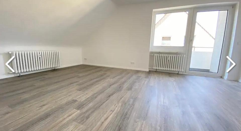 Dachgeschoßwohnung Essen Stadtbezirk V - 2.5 Zimmer, 71 m&sup2;, 689&euro; | Angebot:26337672