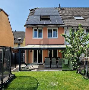 MODERNISIERT & GENÜGEND PLATZ IN RUHIGER WOHNLAGE