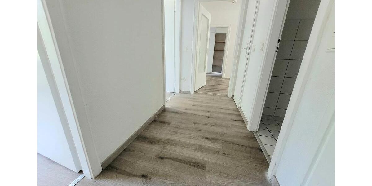 Erdgeschoßwohnung Essen Stadtbezirk VII - 5 Zimmer, 88 m&sup2;, 709&euro; | Angebot:25333063