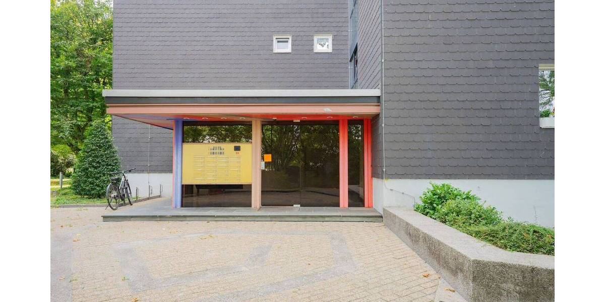 Randgebiet Düsseldorf: Wunderschöne 2,5 Zimmer-Penthousewohnung mit umlaufender Dachterrasse! 2 zimmer