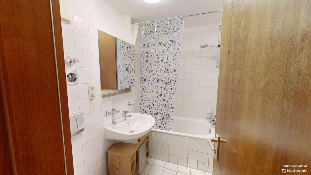 Neuss-City! Junge, vermietete 2-Zimmer Eigentumswohnung mit TG-Platz in zentraler Wohnlage (MB 4781) 2 zimmer