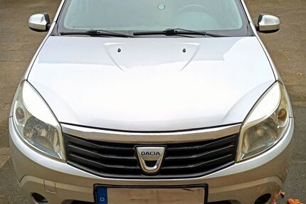 Dacia Sandero 153.000 km 2.400 &euro; Duisburg Röttgersbach 47169