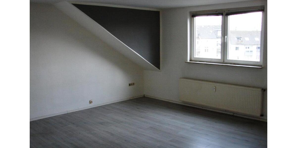 Dachgeschoßwohnung Gelsenkirchen Rotthausen - 3 Zimmer, 98 m&sup2;, 600&euro; | Angebot:25349098