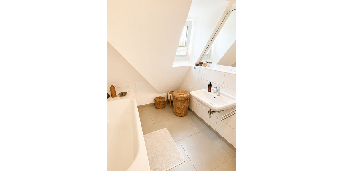 Etagenwohnung Neuss Dreikönigenviertel - 3 Zimmer, 76 m&sup2;, 980&euro; | Angebot:26391183