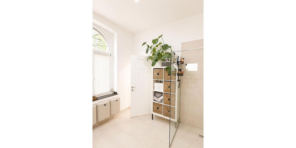 Etagenwohnung Düsseldorf Oberbilk - 3 Zimmer, 108 m&sup2;, 2.285&euro; | Angebot:26327038