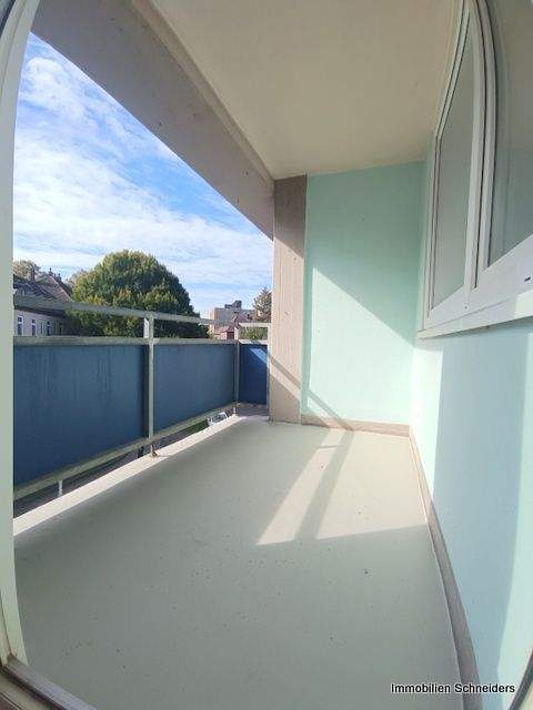 Krefeld-Cracau, Freiligrathstraße 42 - Tolle, kernsanierte 3-Zimmer-Wohnung mit Balkon ab Mitte Oktober zu mieten !! 3 zimmer