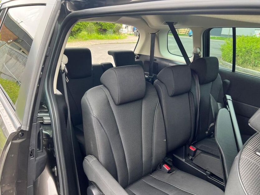 Mazda 5 94.000 km 11.300 € Düsseldorf 40231