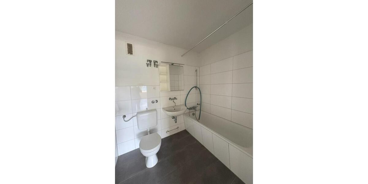 Etagenwohnung Ratingen Tiefenbroich - 2 Zimmer, 65 m&sup2;, 709&euro; | Angebot:26270299