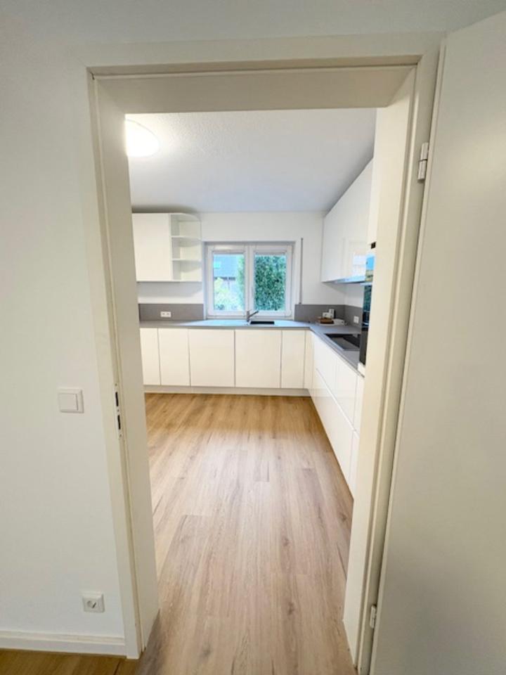 MODERNES; HELLES HAUS IN WITTLAER - EINBRUNGEN - NEUE EINBAUKÜCHE - RUHIGE LAGE - zimmer