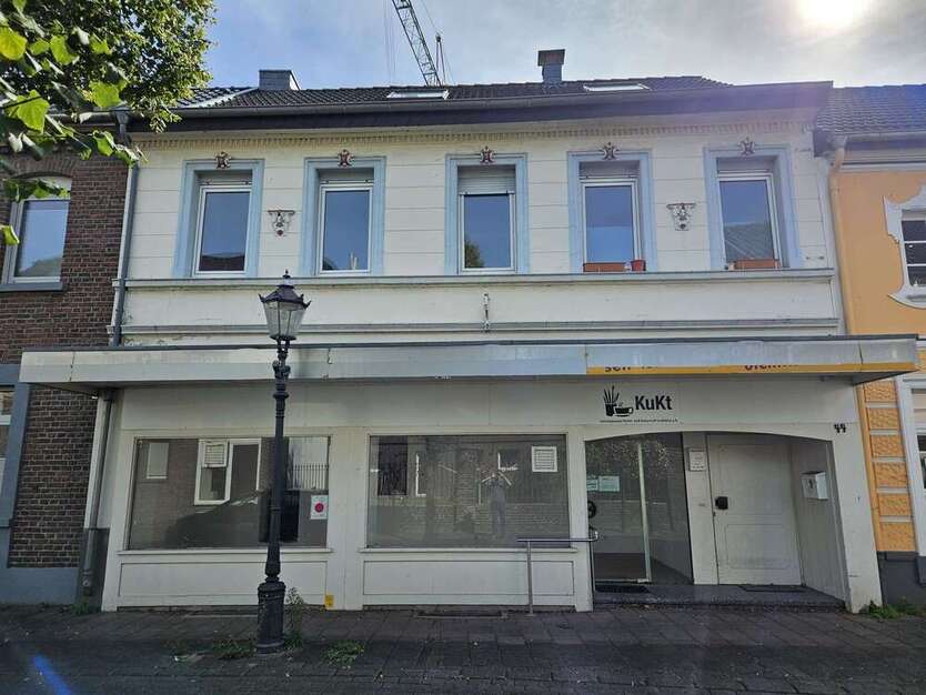 Haus zum Kaufen in Willich 244.900 € 196 m²