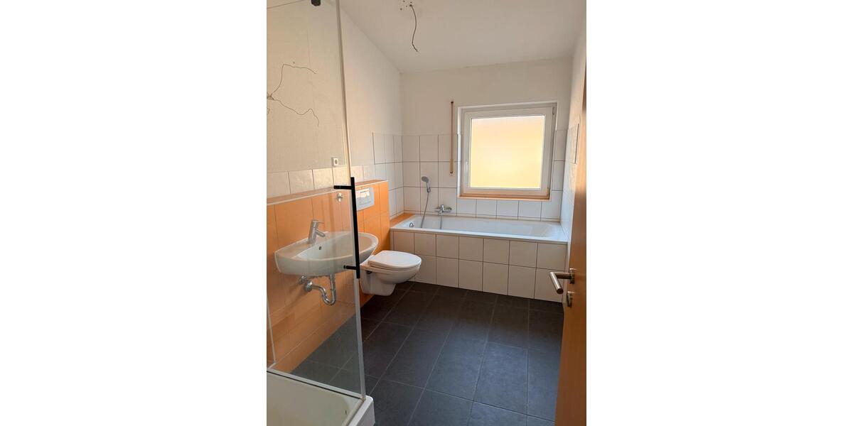 Reihenhaus Duisburg Rheinhausen - 3.5 Zimmer, 105 m&sup2;, 1.350&euro; | Angebot:25358173