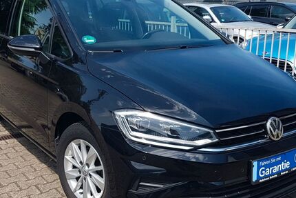 VW Golf Sportsvan 74.337 km 12.195 € Bottrop 46240