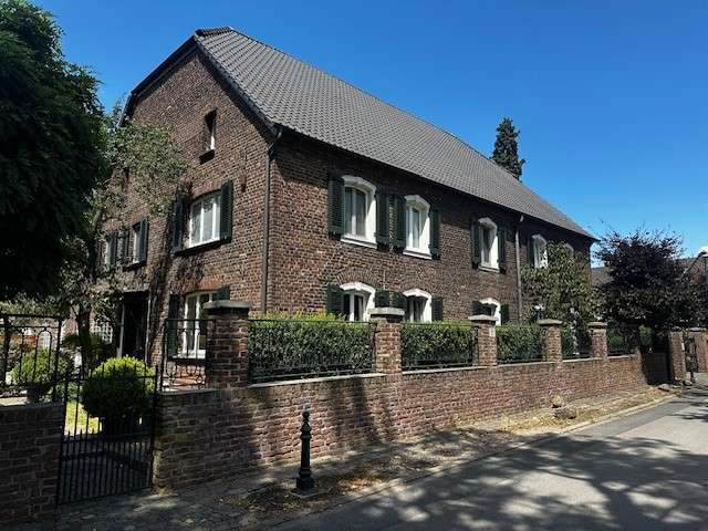 Wohnung zum Mieten in Duisburg Friemersheim 2.000 € 211 m² 7 zimmer