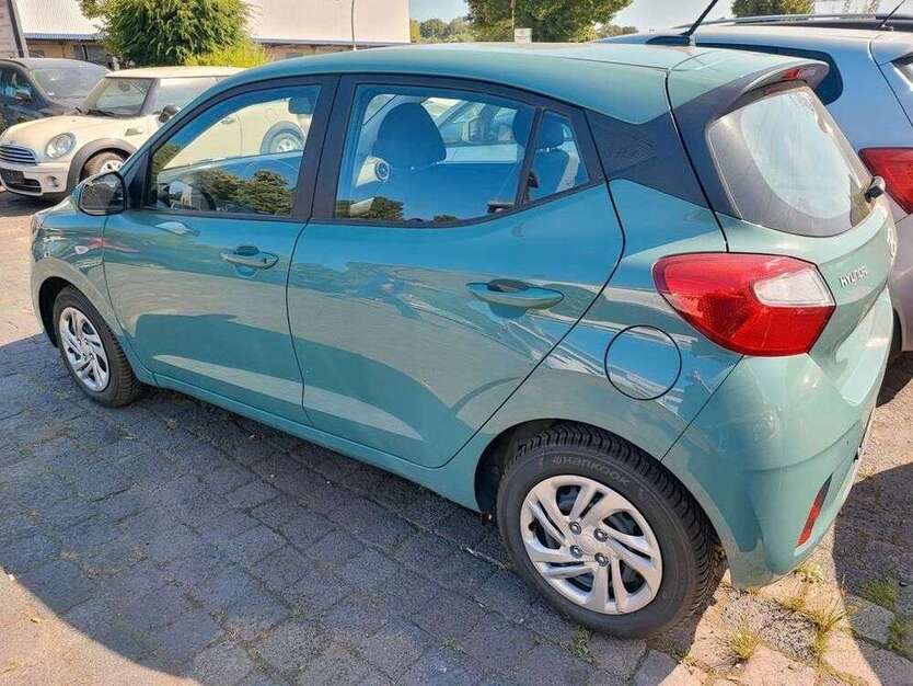 i10
