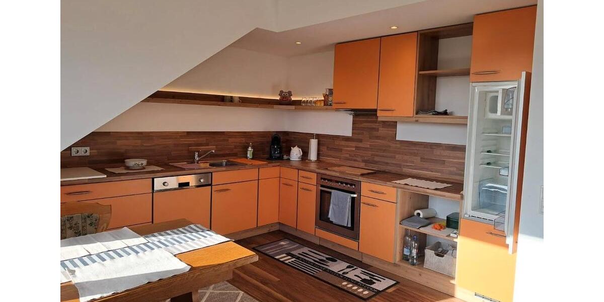 Dachgeschoßwohnung Duisburg Hamborn - 2 Zimmer, 82 m&sup2;, 650&euro; | Angebot:26562111
