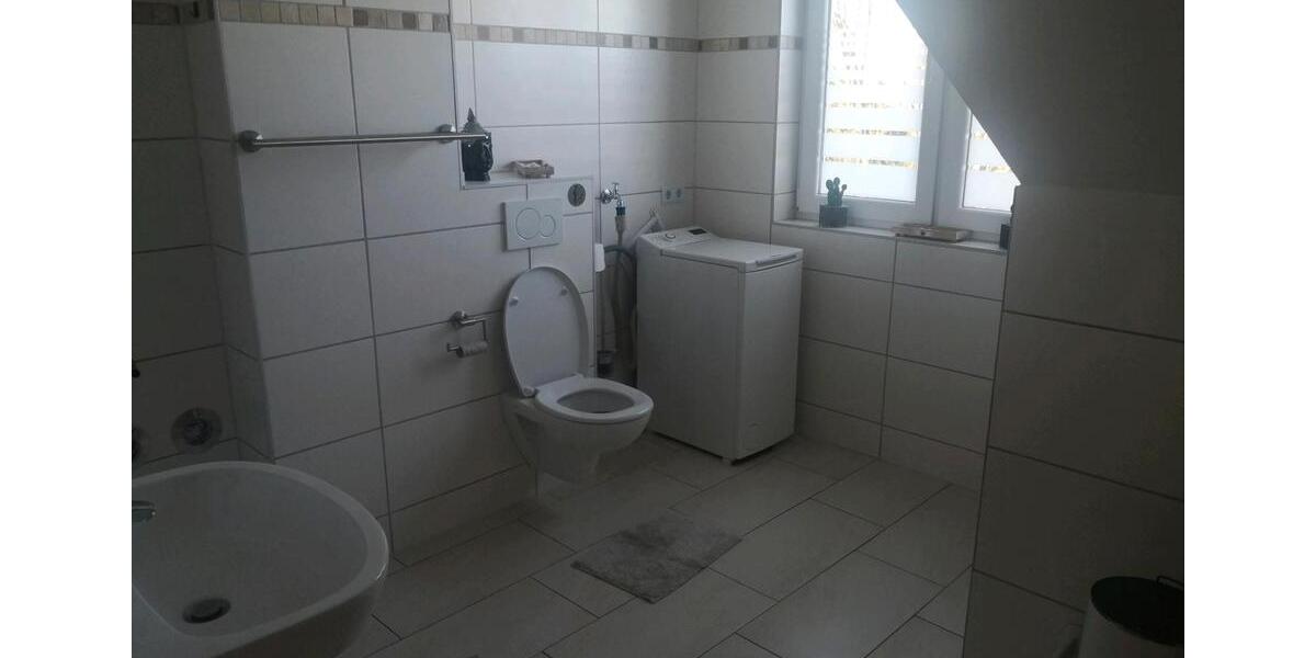 Dachgeschoßwohnung Duisburg Rheinhausen - 2 Zimmer, 63 m&sup2;, 750&euro; | Angebot:25286251