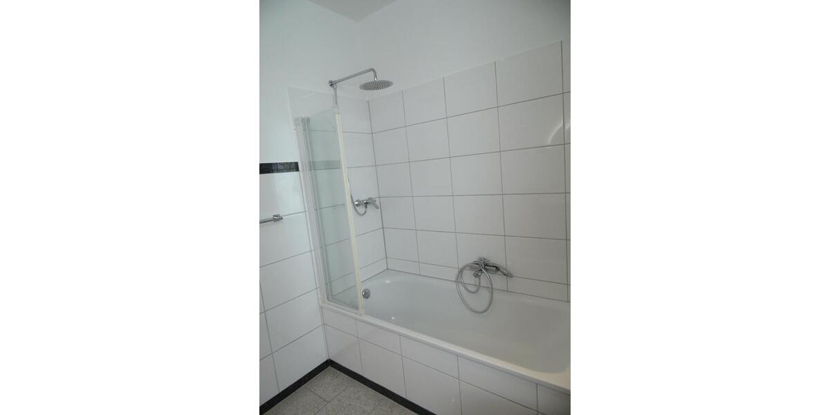 Etagenwohnung Düsseldorf Niederkassel - 3 Zimmer, 93 m&sup2;, 1.750&euro; | Angebot:26364807