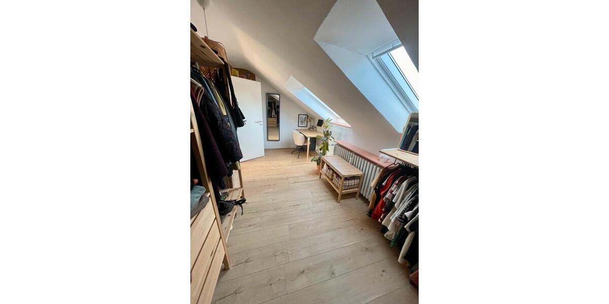 Dachgeschoßwohnung Krefeld Gellep-Stratum - 2.5 Zimmer, 60 m&sup2;, 178.000&euro; | Angebot:27197687