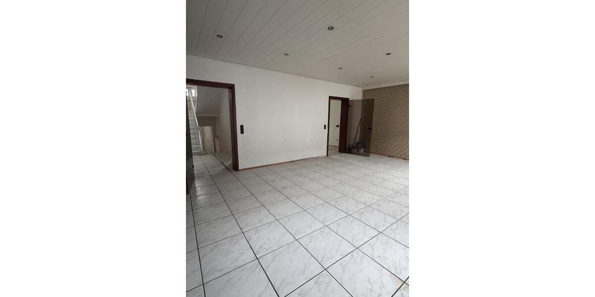 Maisonettenwohnung Duisburg Essenberg - 4 Zimmer, 140 m&sup2;, 1.100&euro; | Angebot:26462894