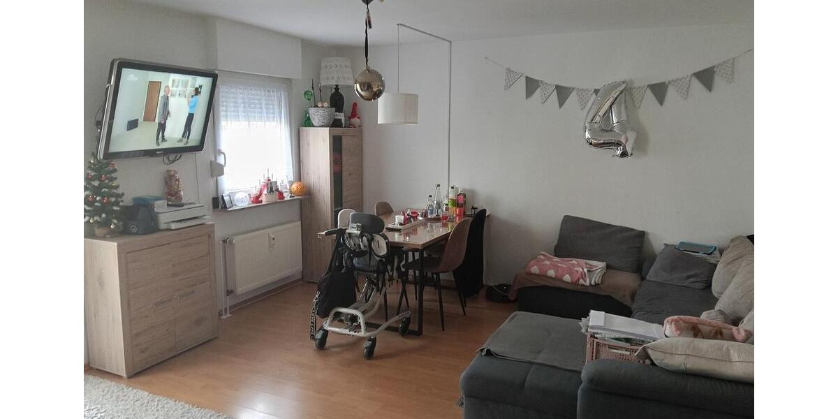 Dachgeschoßwohnung Essen Stadtbezirk V - 2.5 Zimmer, 62 m&sup2;, 500&euro; | Angebot:25639416