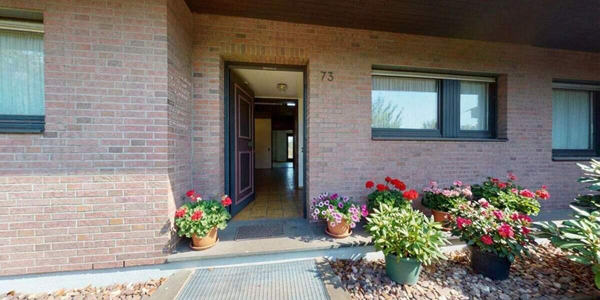 großzügiges, freistehendes Einfamilienhaus mit schönem Garten und Erftblick 6 zimmer