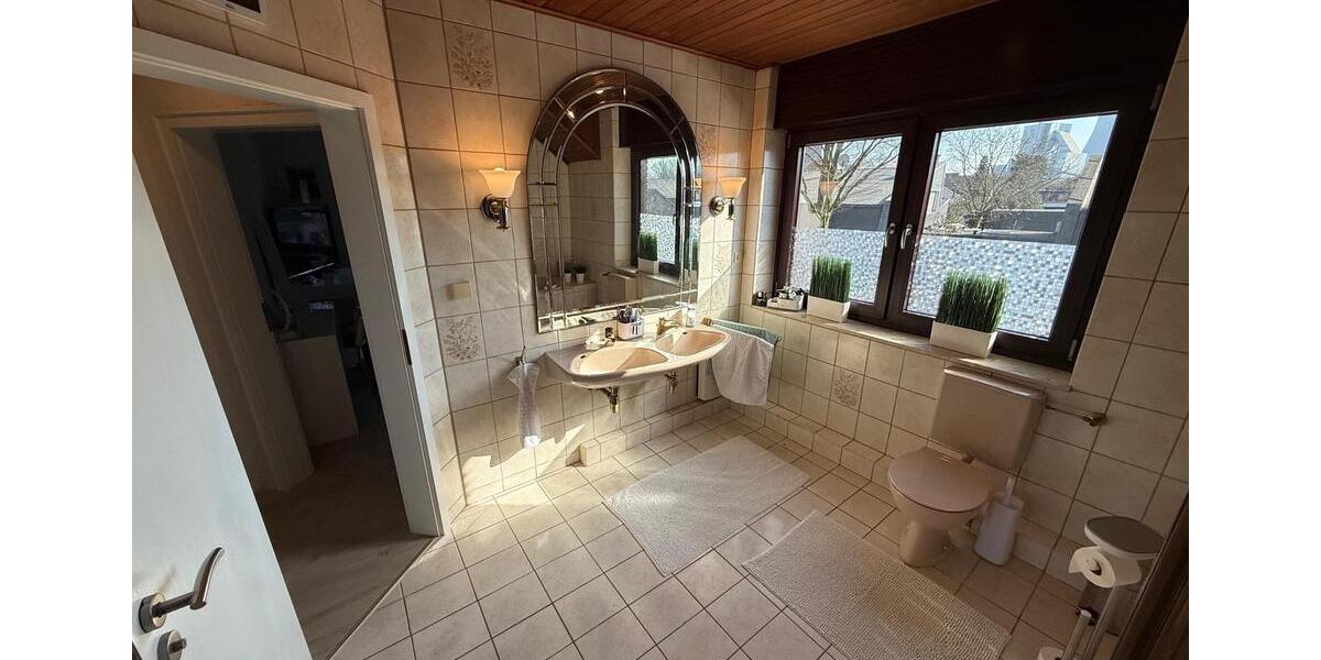 Reihenhaus Duisburg Walsum - 6 Zimmer, 136 m&sup2;, 359.000&euro; | Angebot:24730264