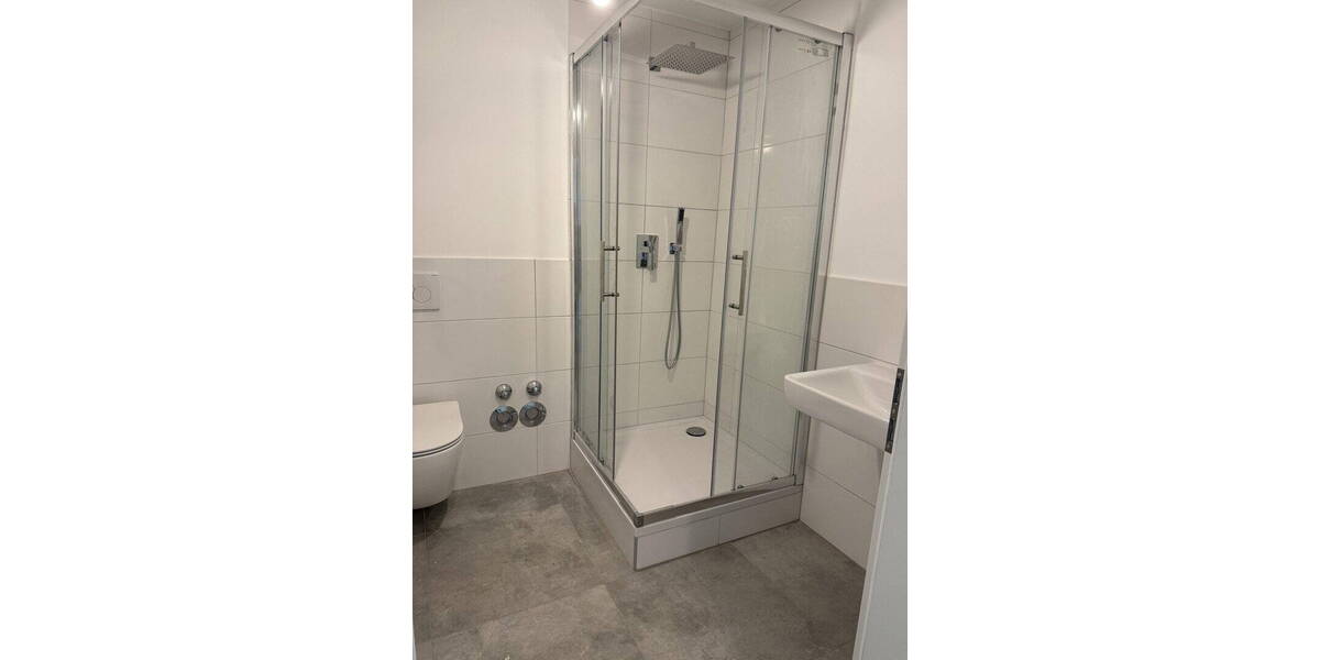Etagenwohnung Düsseldorf Oberkassel - 2 Zimmer, 110 m&sup2;, 1.691&euro; | Angebot:26329682