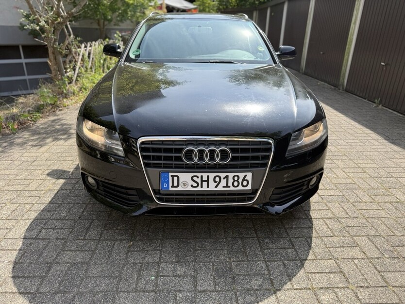 Audi A4 (B8)