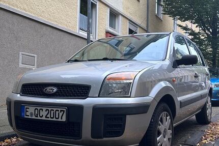 Ford Fusion 106.000 km 2.500 € Essen 45144