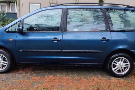 Ford Galaxy 190.900 km 1.120 € Krefeld 47798