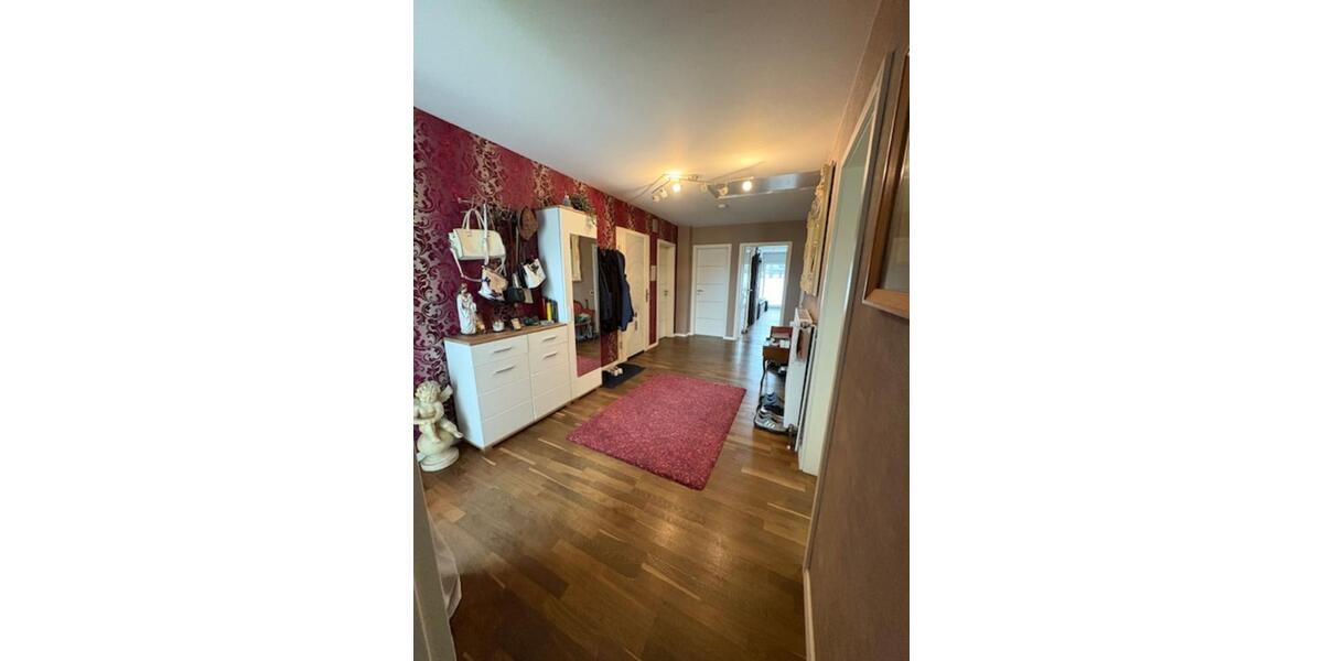 Gepflegte 3 12 Zimmer Wohnung in TOP-Lage zimmer